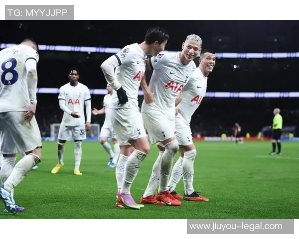 西甲激战：多特蒙德逆转热刺帽子戏法点燃全场激情